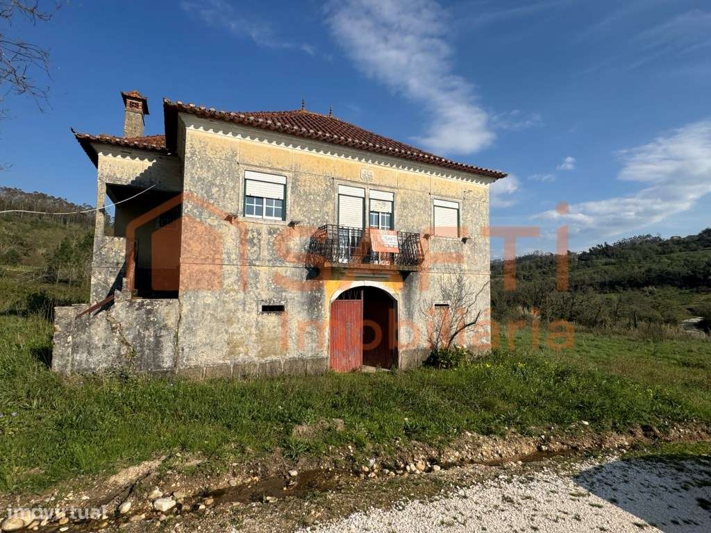 Moradia Para Restauro Com Terreno Barreiro Lagares Colmeias Mem