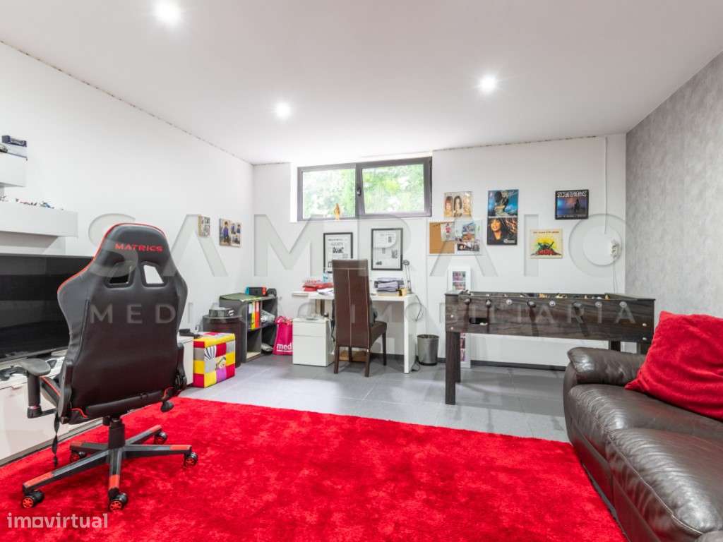 Moradia T3+1 em São Pedro da Cova-11