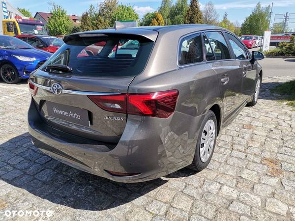 Toyota Avensis - 13