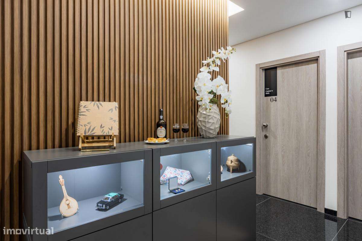 Apartamento com 1 quartos - localizado em Ramalde Porto - Grande imagem: 4/9