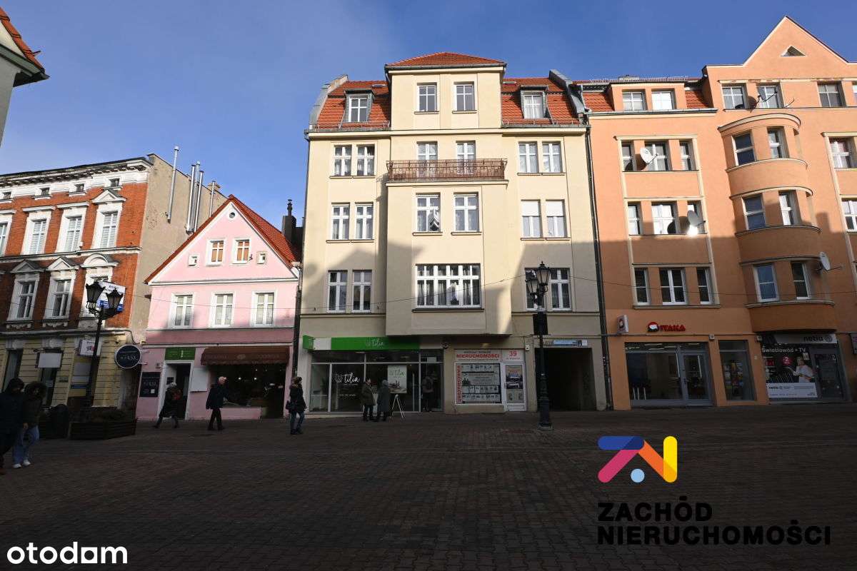 Całe piętro w kamienicy w centrum miasta-0