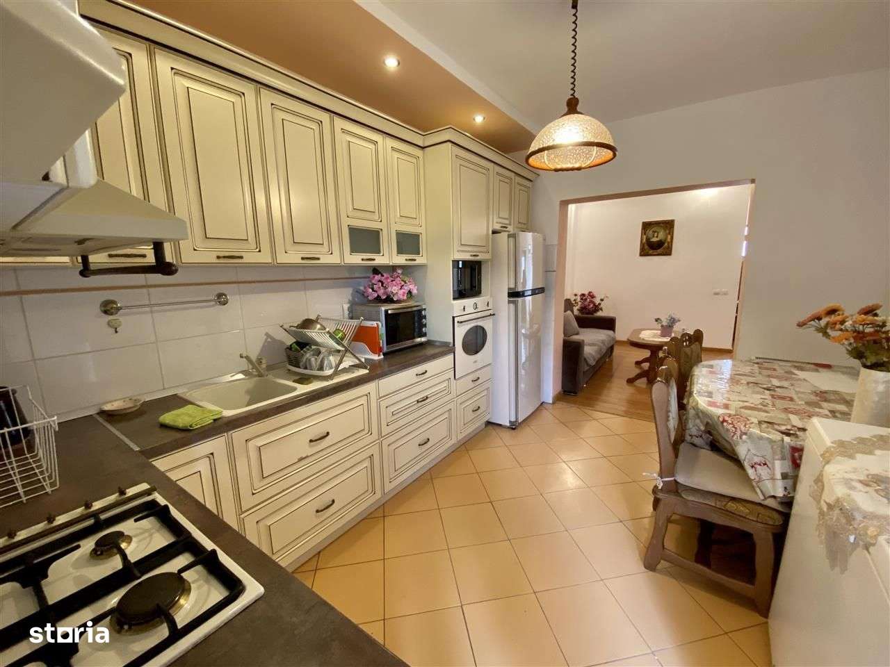 Ap 5 camere, in vila, curte proprie - zona Calea Dumbravi - Imagine principală: 1/12