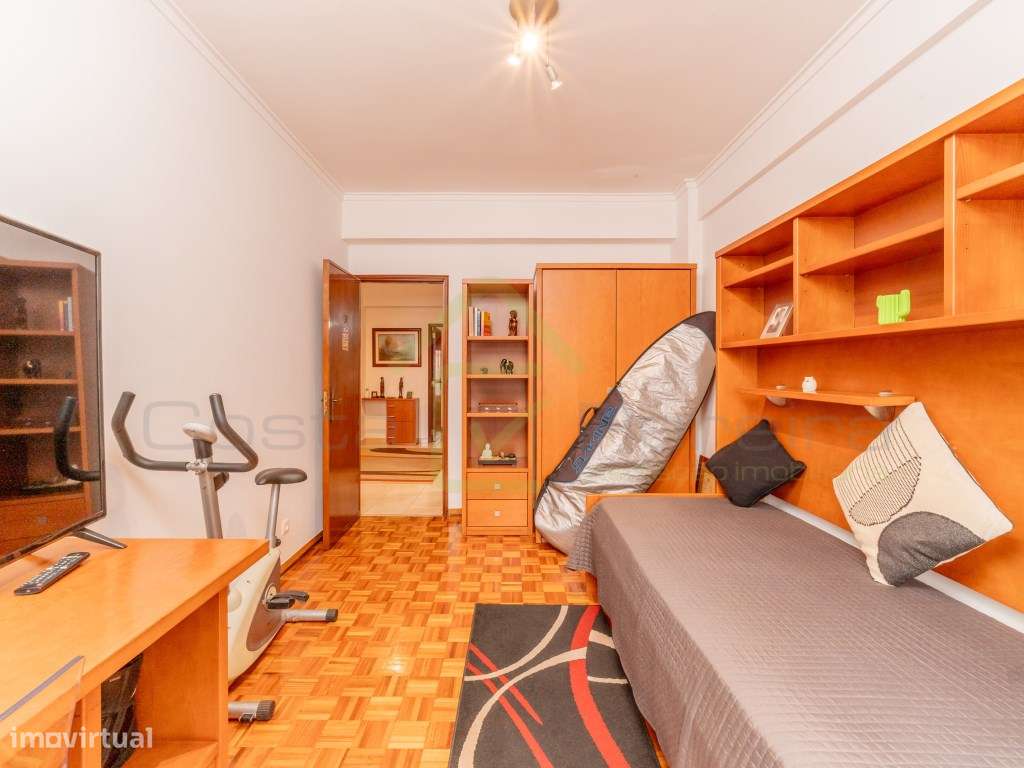 Apartamento T3 com boas áreas e óptima exposição solar-23