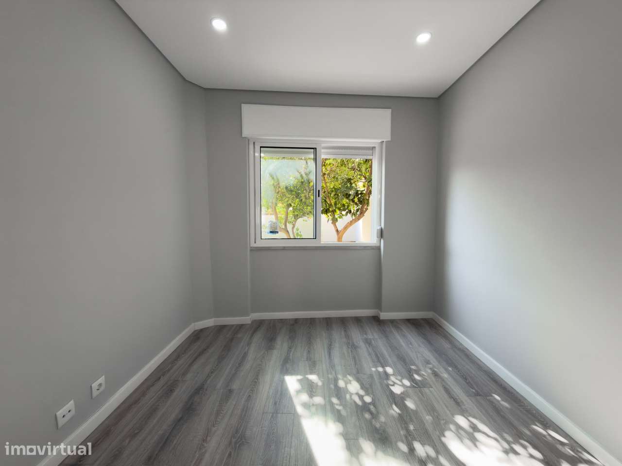 Apartamento T3 com logradouro, totalmente renovado-13