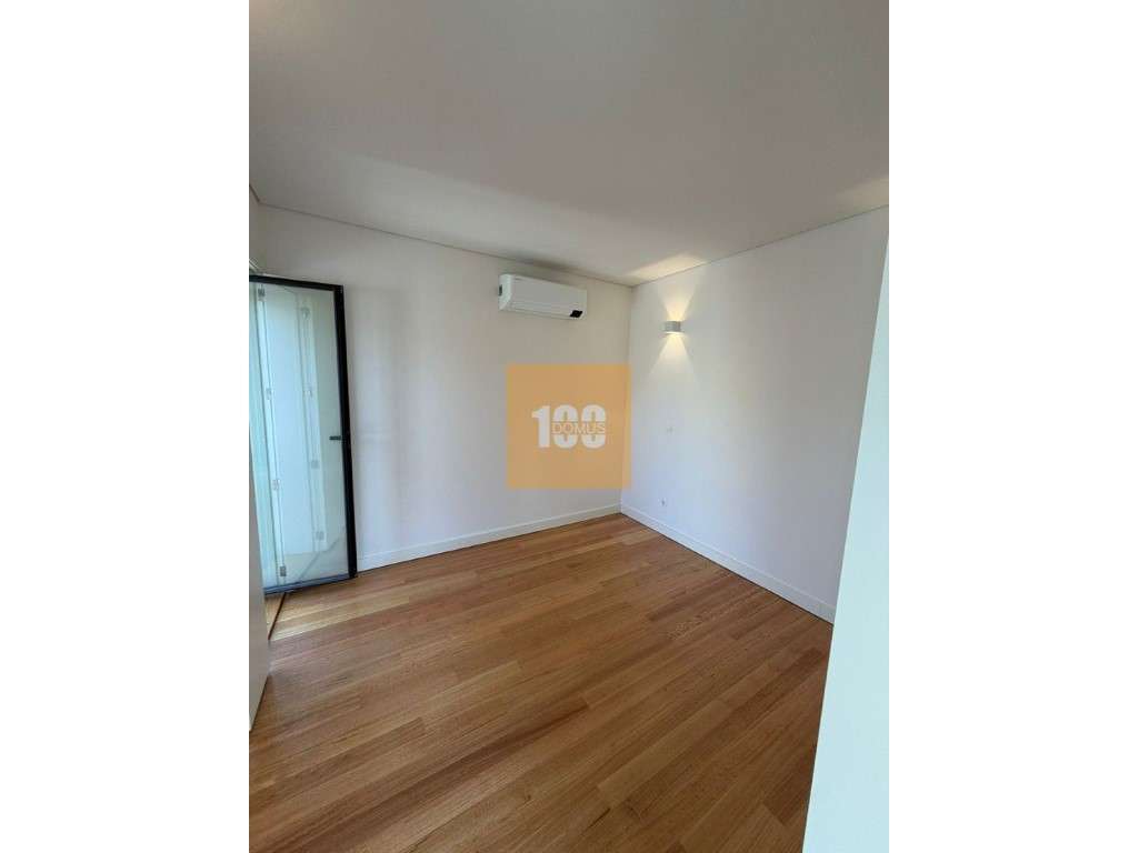 Moradia com jardim em Matosinhos Sul-19