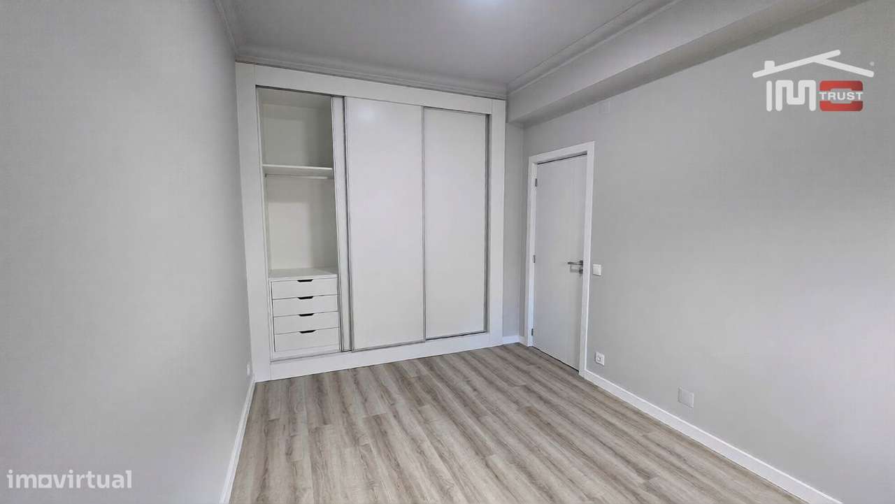 T2 Renovado no Centro de Setúbal  92 m²-6