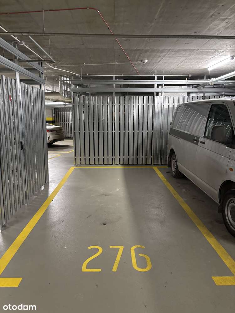 Miejsce parkingowe w Bohema Praga ul. Szwedzka i Komórka Lokatorska