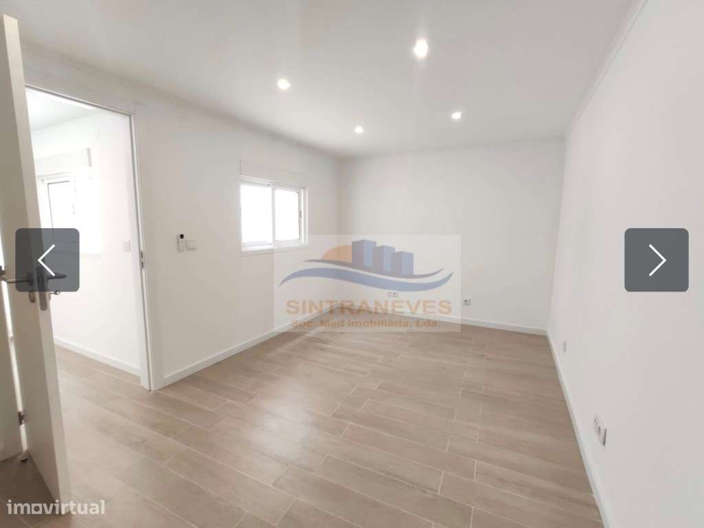T1+2 com Terraço Totalmente Remodelado | Buraca | 295.000€ - Grande imagem: 5/15