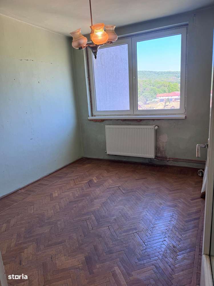 Apartament de vanzare, 3 camere, Str. Govora, Pret: 53.000 Eur-2
