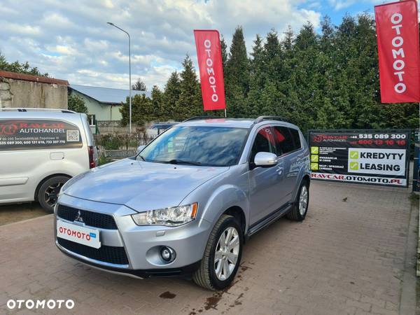 Mitsubishi Outlander - 2