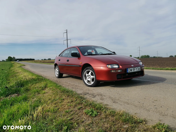 Mazda 323F - 4