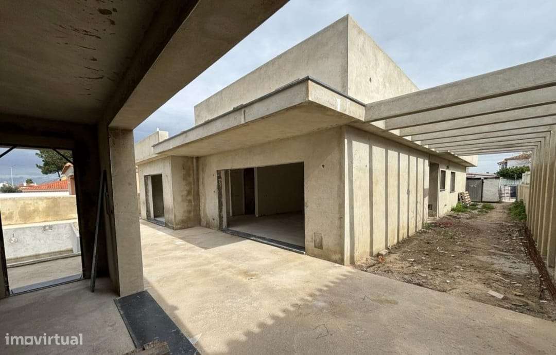 Moradia Térrea de Luxo T5 - Com piscina - Azeitão-7