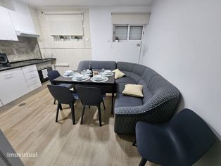 Aluga-se apartamento T2+1 com terraço no centro do Porto - Grande imagem: 2/12