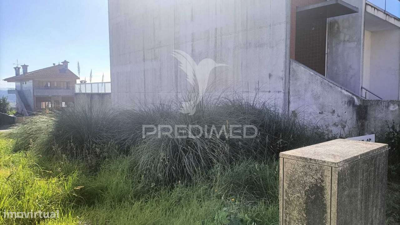 Terreno para construção de moradia geminada em S. Mamede Coronado - Grande imagem: 2/10