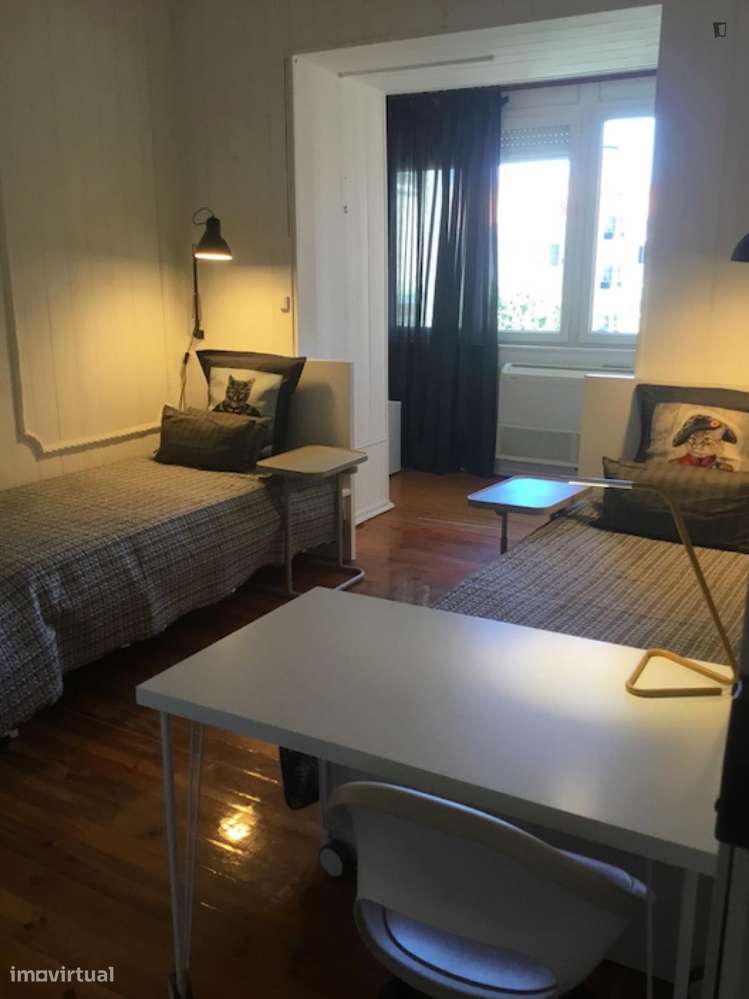 Quarto - localizado em Alameda Lisbon - Grande imagem: 5/7