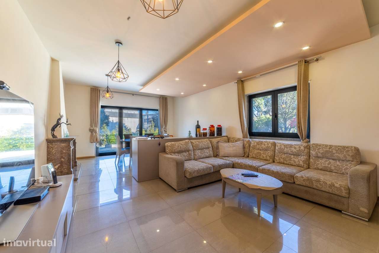 Moradia T5 Venda em Oeiras e São Julião da Barra, Paço de Arcos e Caxi - Grande imagem: 5/42