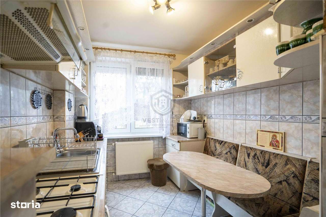 Apartament cu 3 camere, etaj 2, zona Aluminei - Rogerius - Imagine principală: 5/7