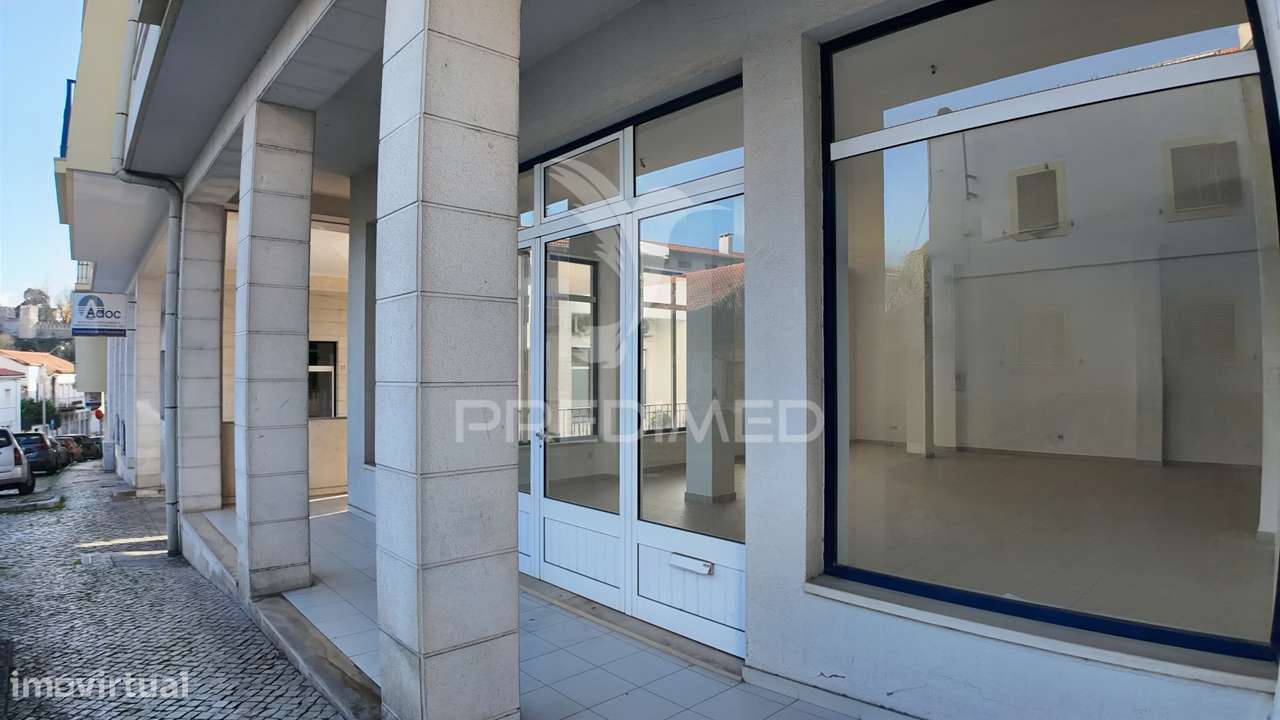 OPORTUNIDADE IMPERDÍVEL - LOJA NO CORAÇÃO DE TORRES NOVAS - Grande imagem: 4/39