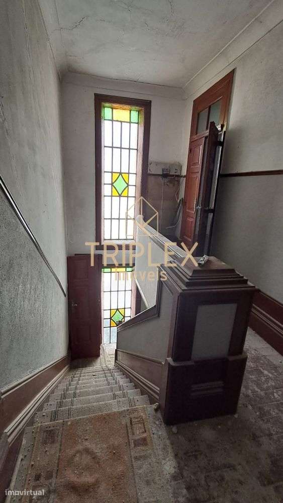 Moradia T6 para recuperar - Avª Afonso Henriques - Grande imagem: 2/28