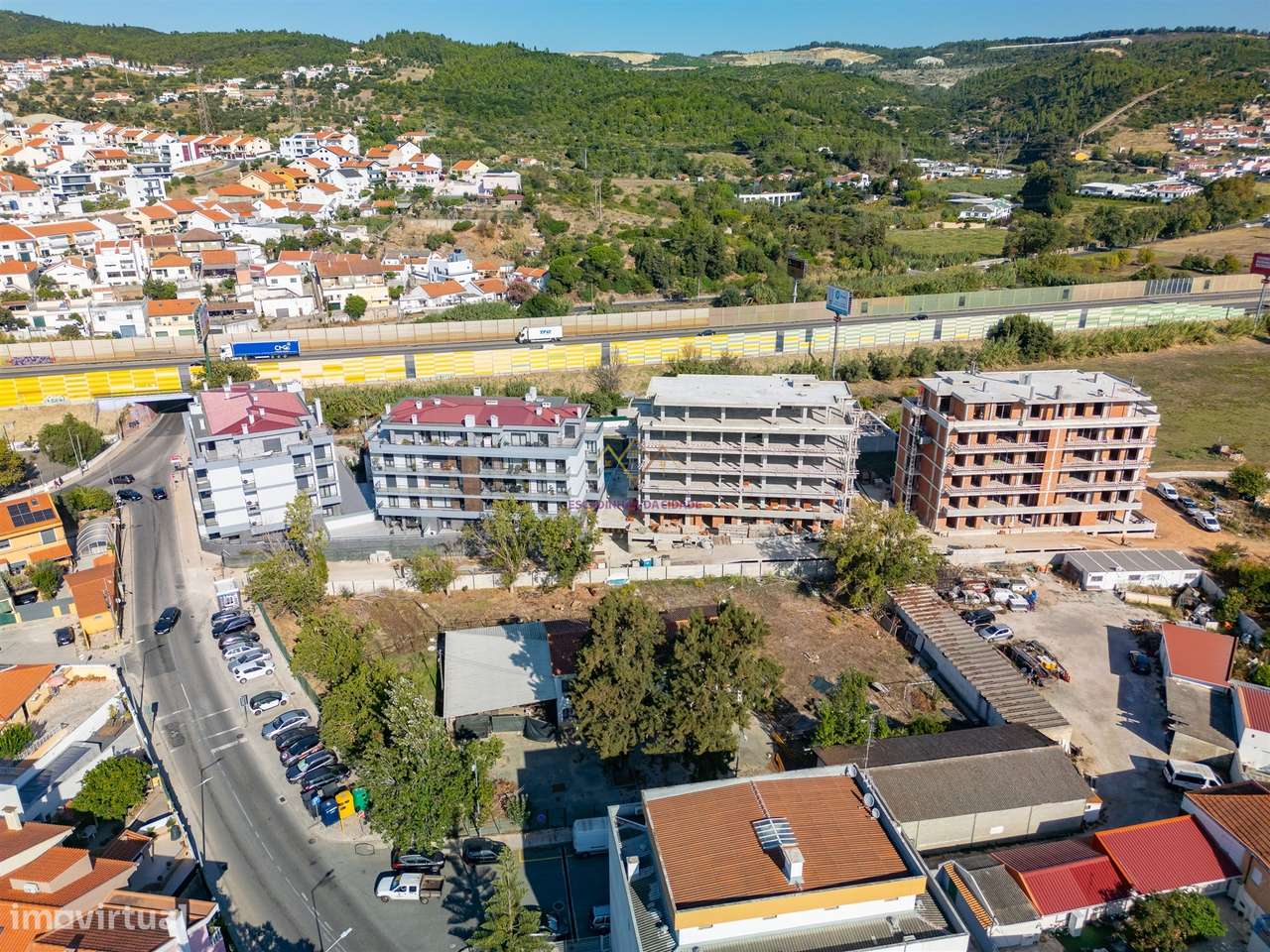 T4 com Piscina em Alverca-38