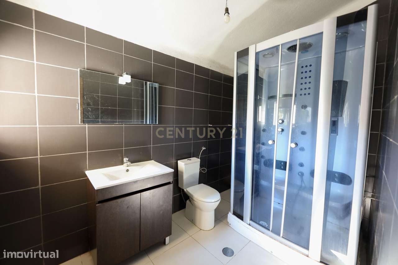 Moradia Isolada T5 em Silgueiros  - Oportunidade Única!-3