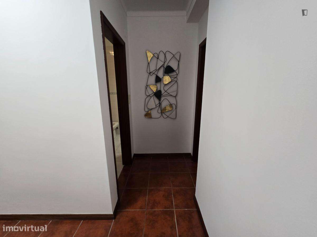 Apartamento com 2 quartos - localizado em São Martinho de Bispo Coi... - Grande imagem: 3/10