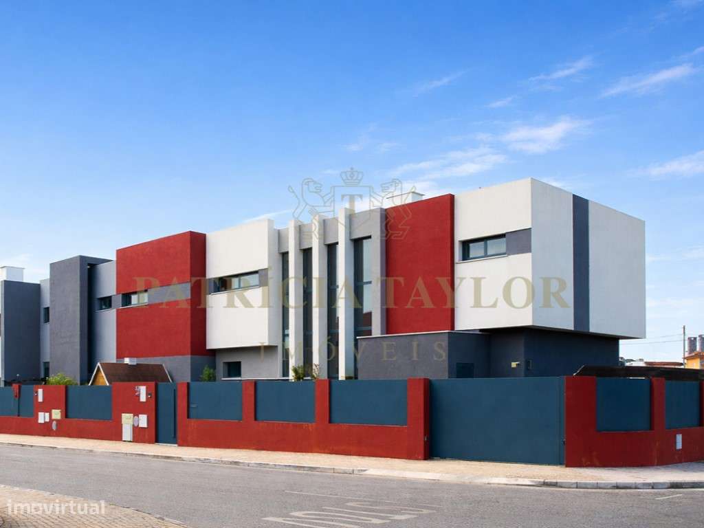 Moradia T3 a venda em Tires-58