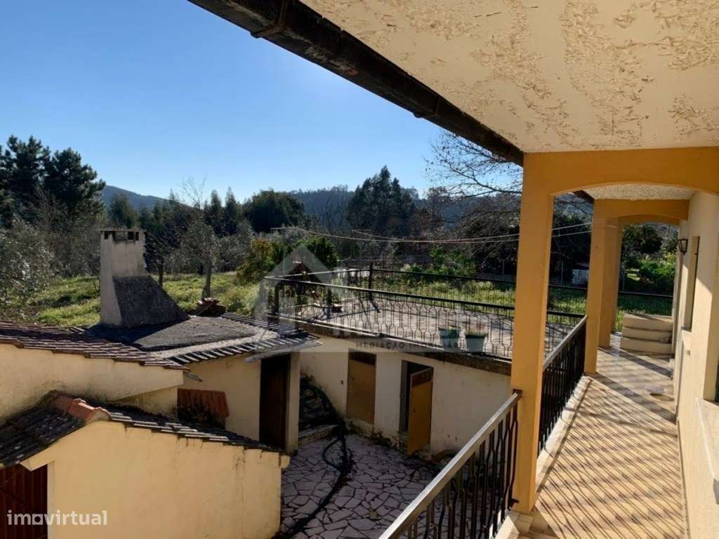 Moradia T4 pronta a habitar em Figueiró dos Vinhos-16