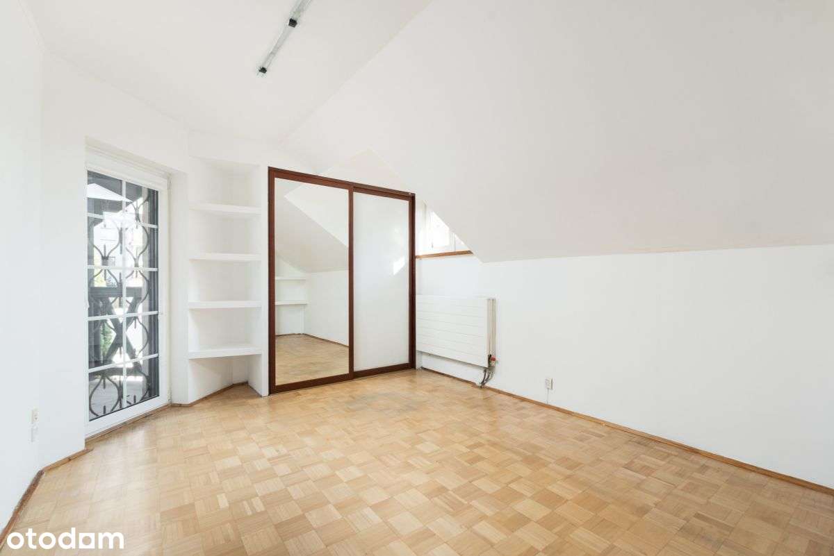 Przestronny i klimatyczny dom w spokojnej okolicy-19