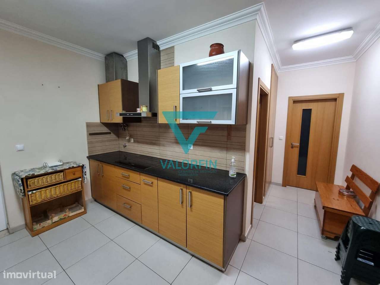 MORADIA T3 com Cave, Rés do Chão e Terreno | Batalha-24