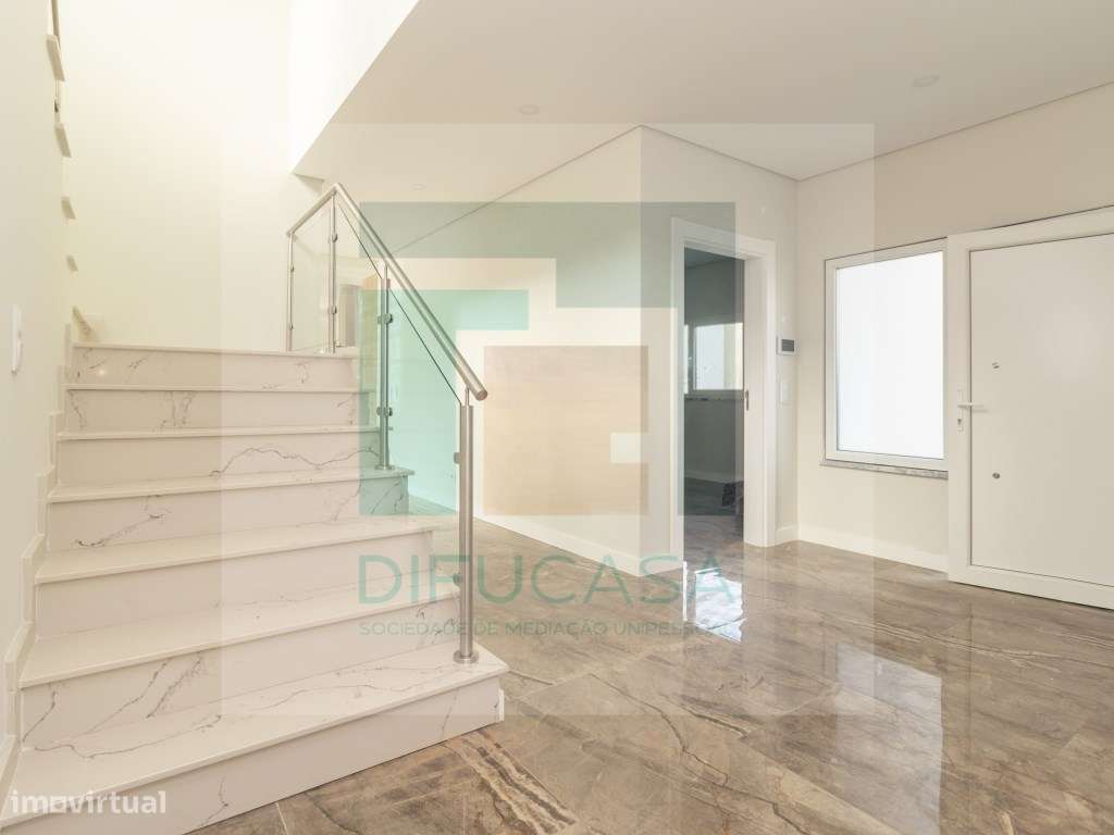 R128 Moradia T6 Azeitão-14