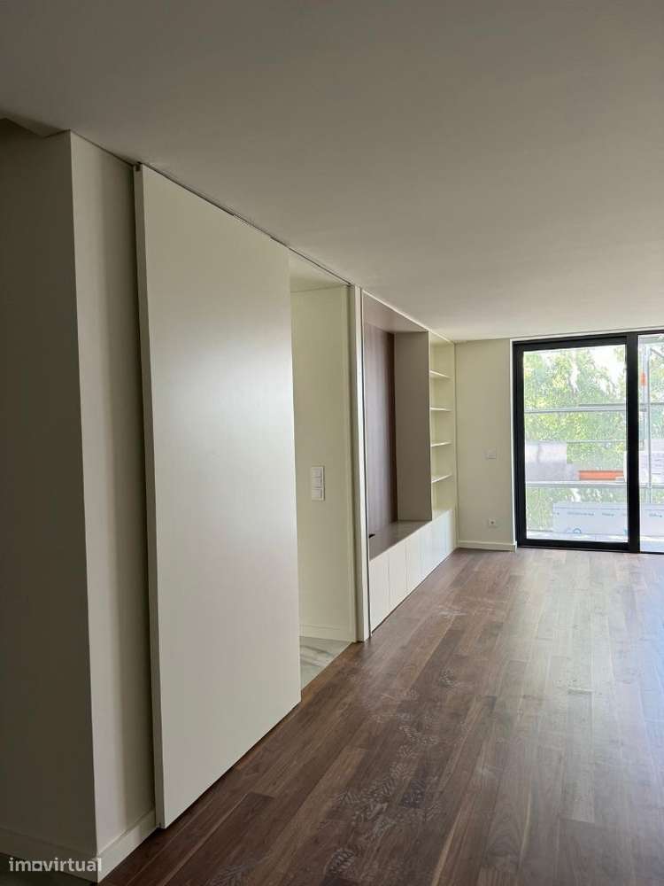 T3 Novo * Gaia - Suite 2 Lugares Garag. Metro D. João II-5