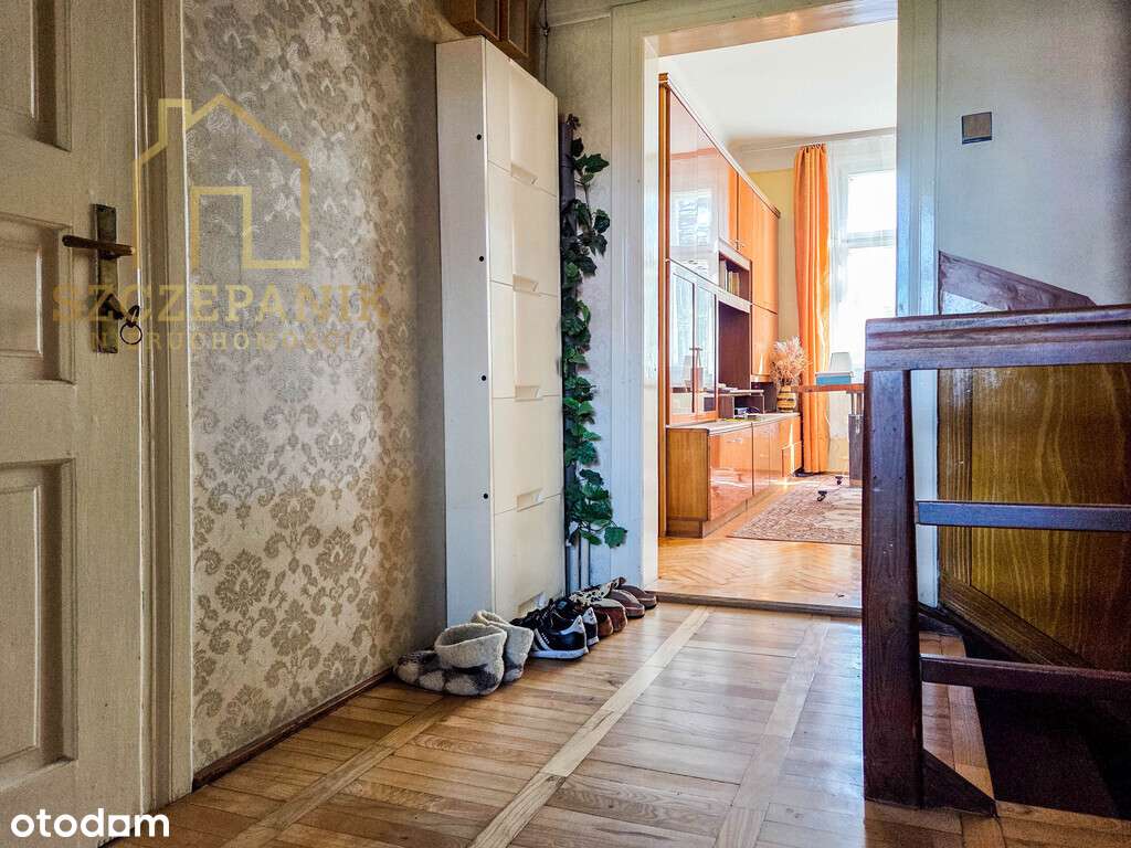 Dom z działką podzielony na 3 odrębne mieszkania !-14