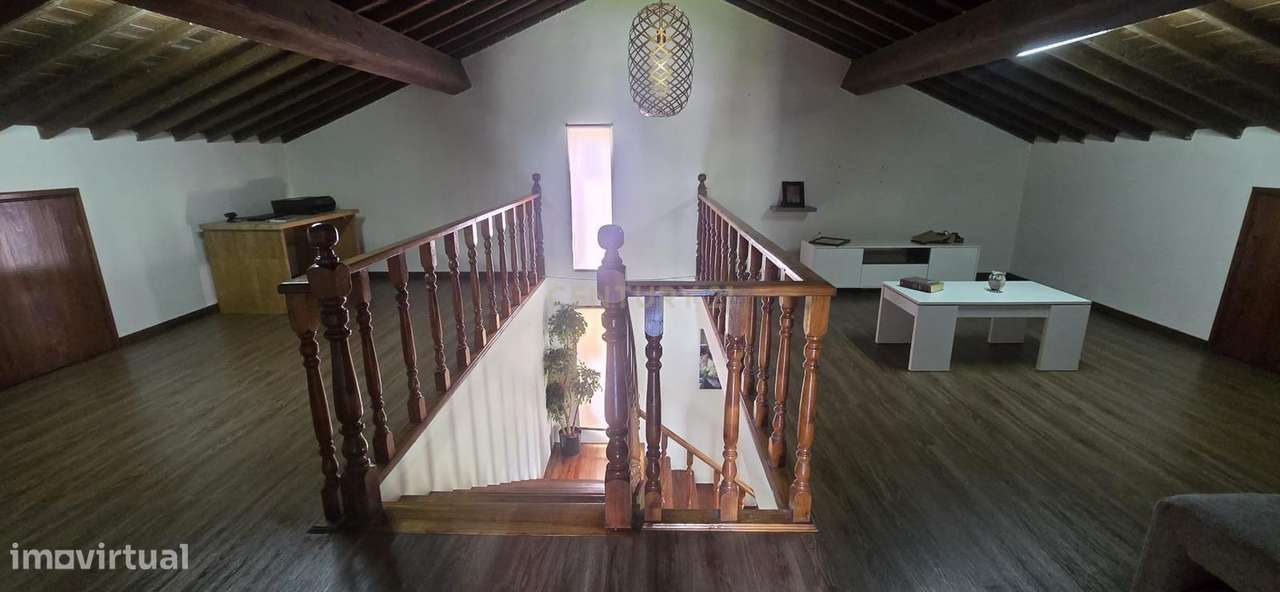 Moradia V3 com Terreno de 1.392 m² na Lomba do Pomar – Povoação-12