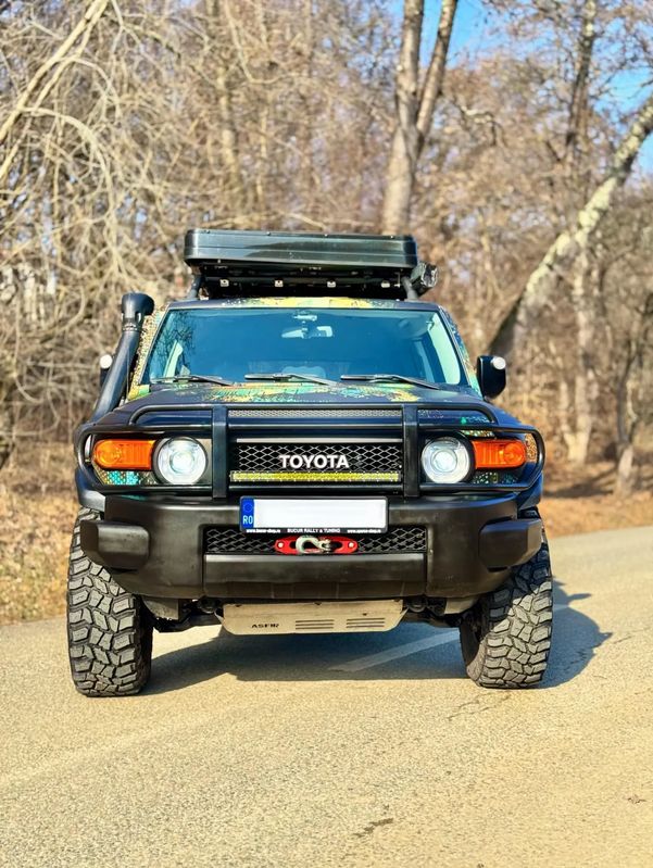 Toyota FJ - 2