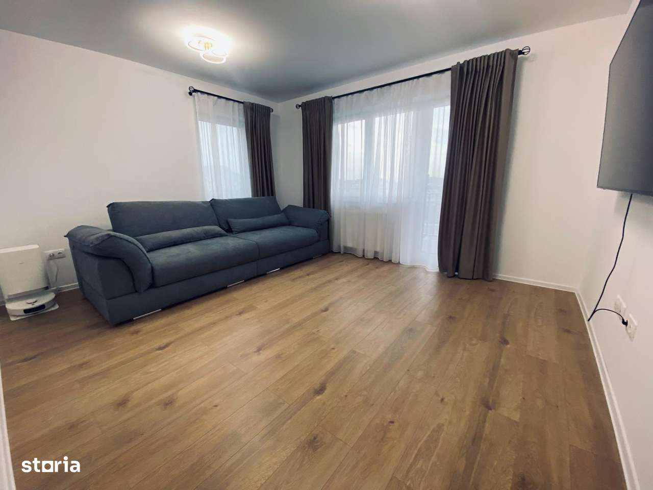 Apartament 3 Camere Decomandat Zona Coresi-1