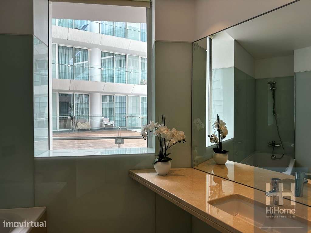 Apartamento T4 mobilado no Edificio Funchal Centrum-30