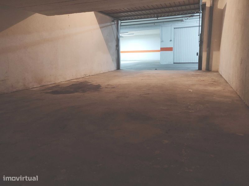 Garagem Centro Montijo- Inclui Água, Eletricidade e Lavagem Auto - Grande imagem: 1/7