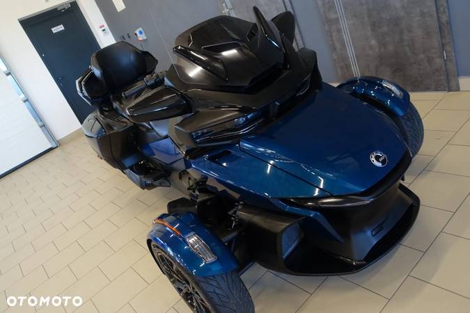 Can-Am Spyder - 12