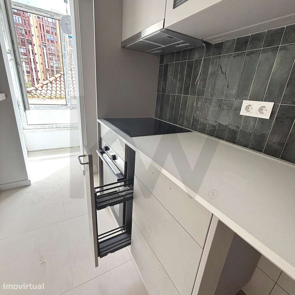 T1 Moderno com Varanda Ampla no Coração de Almada - Grande imagem: 5/21