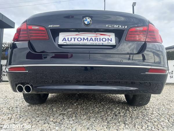 BMW Seria 5 530d xDrive - 14