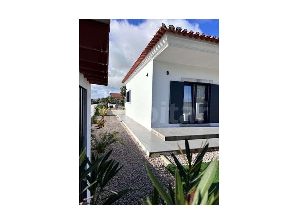 Moradia isolada em lote de 1.000 m² | Duas construções independente...-12