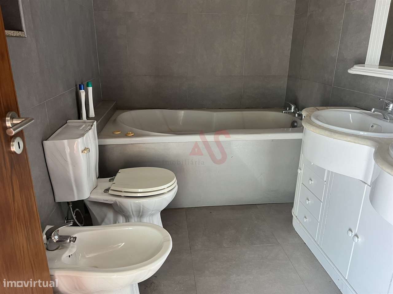 Moradia T4 com Piscina e Terreno de 2.407m² | Raimonda, Paços de Ferre-28