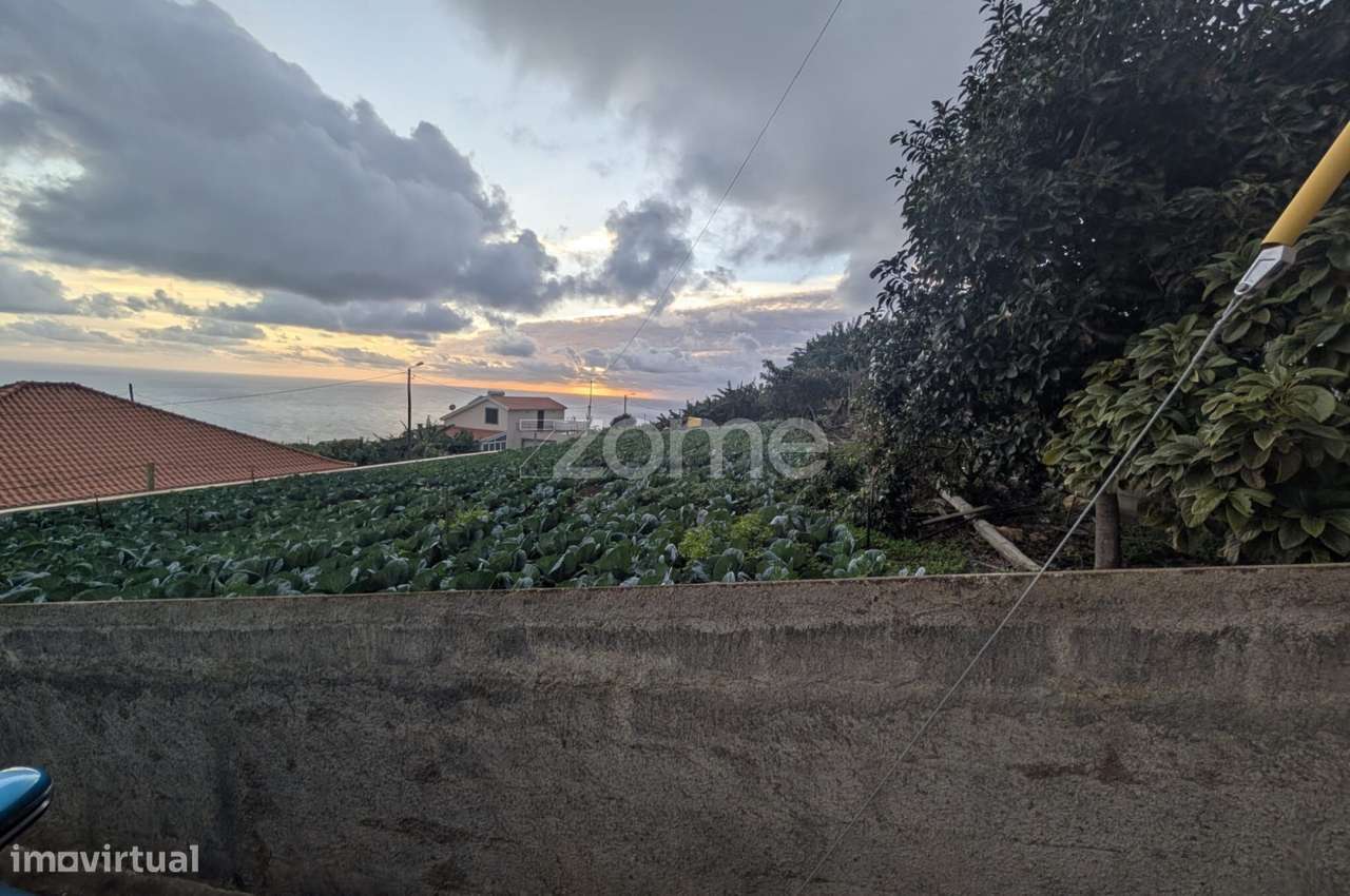 Terreno com Vista Mar e Grande Potencial de Construção | Canhas-8