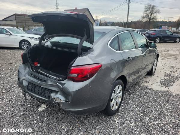 Opel Astra IV 1.4 T Business EU6 - 9