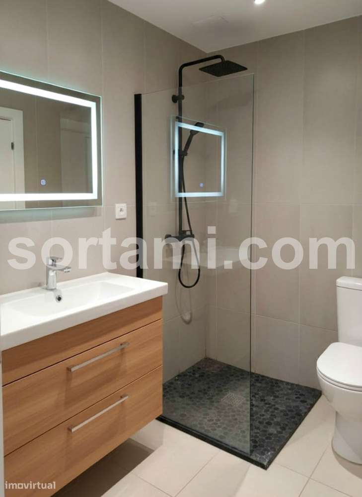 Apartamento T2 Venda em Quarteira,Loulé - Grande imagem: 5/17