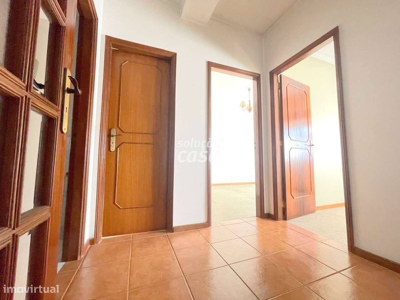 Apartamento T3 com Lugar de Garagem, localizado a 650 metros da Estaçã-12