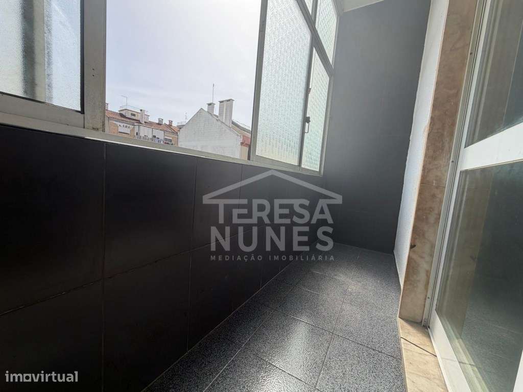 APARTAMENTO T3 + 1 - ARRENTELA / SEIXAL-3
