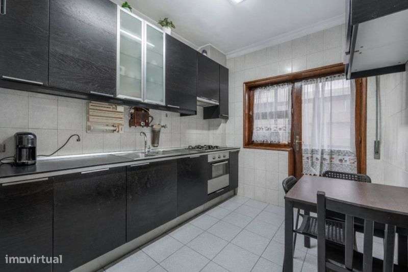 Andar Moradia T5+1 em Rio Tinto | 158m² | 2 Varandas + Garagem Box - Grande imagem: 4/8