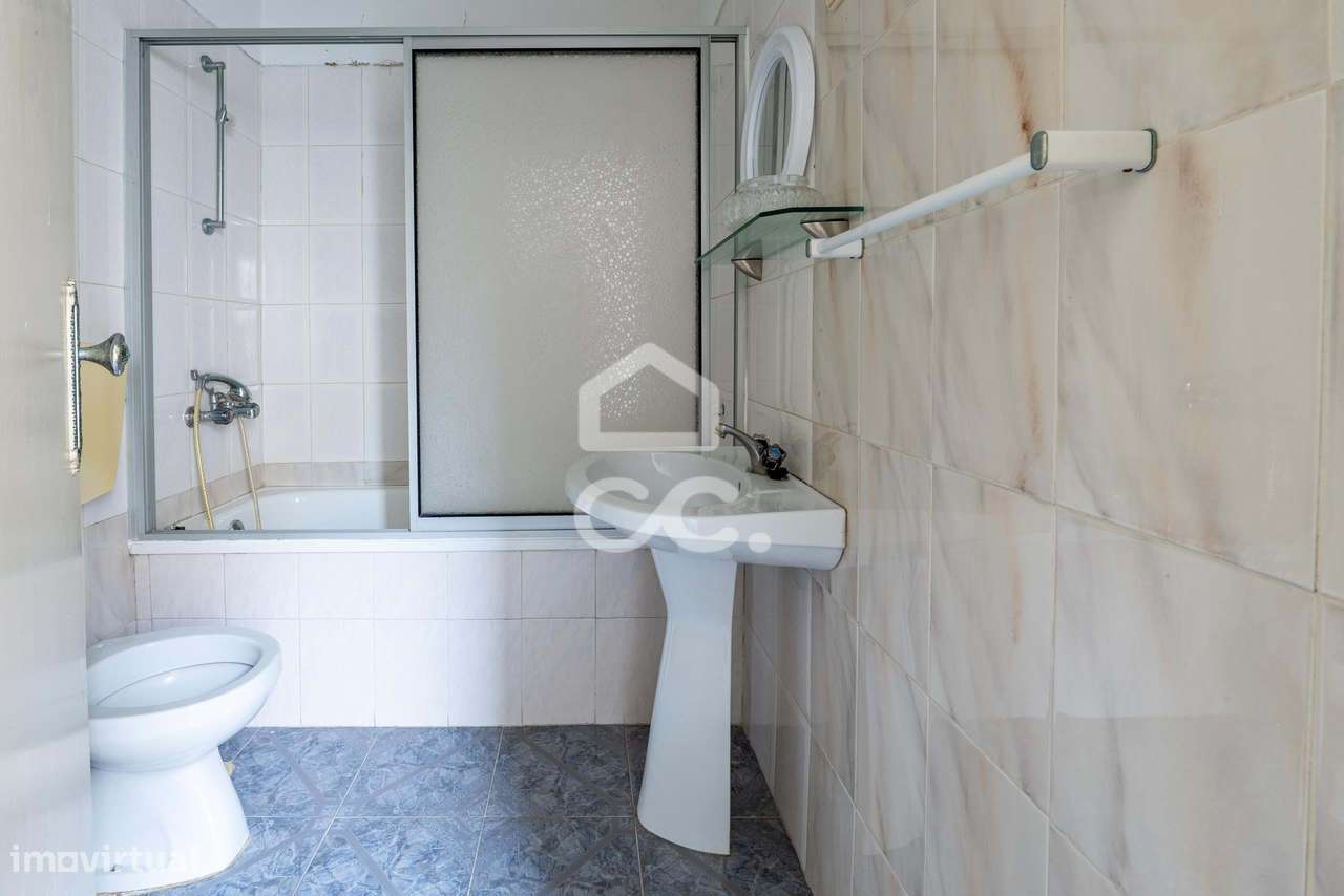 Moradia T2+2 com garagem e vista Serra de Montejunto em Murteira, Cada-21